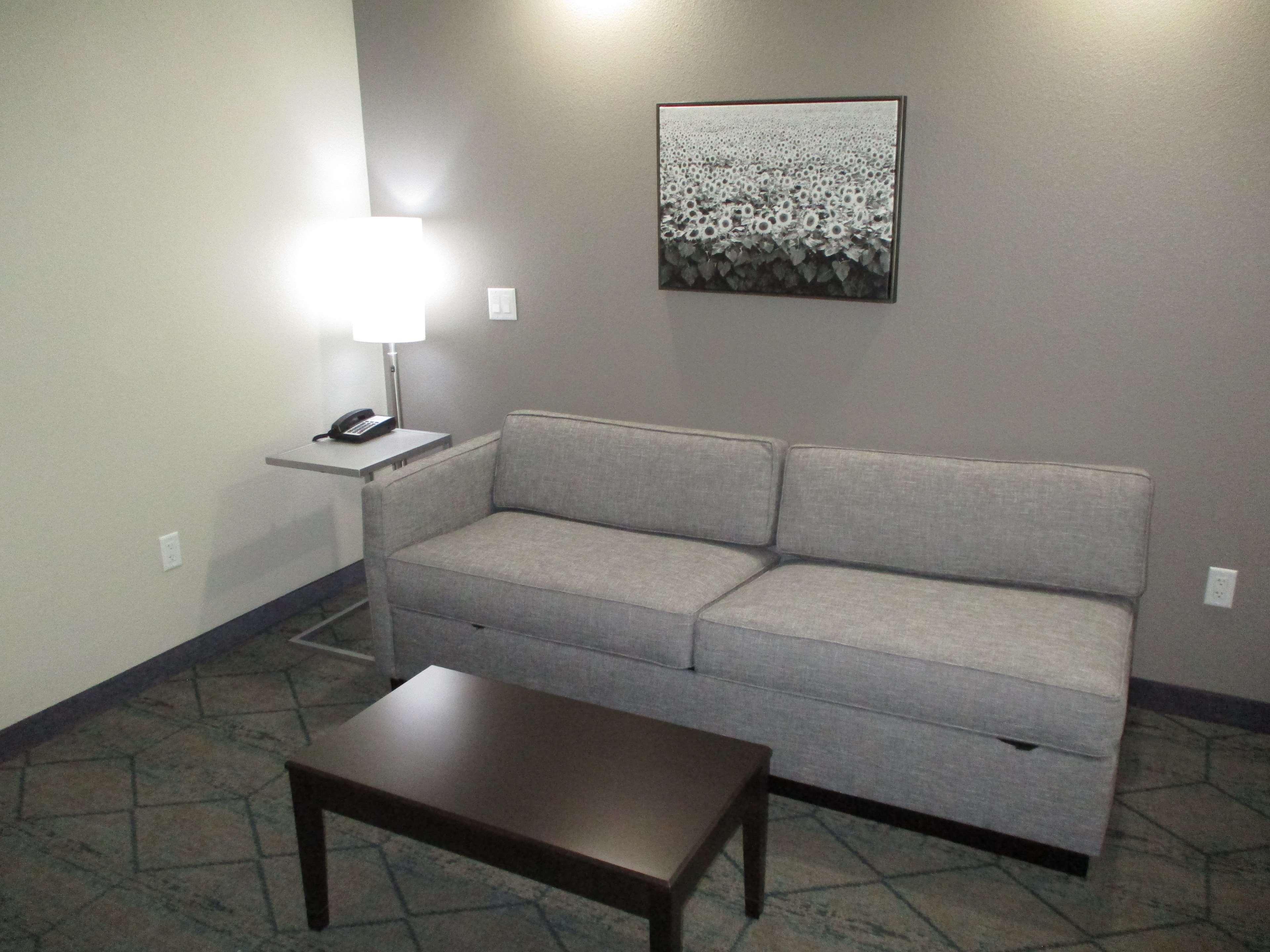 Best Western Plus McPherson Exterior foto