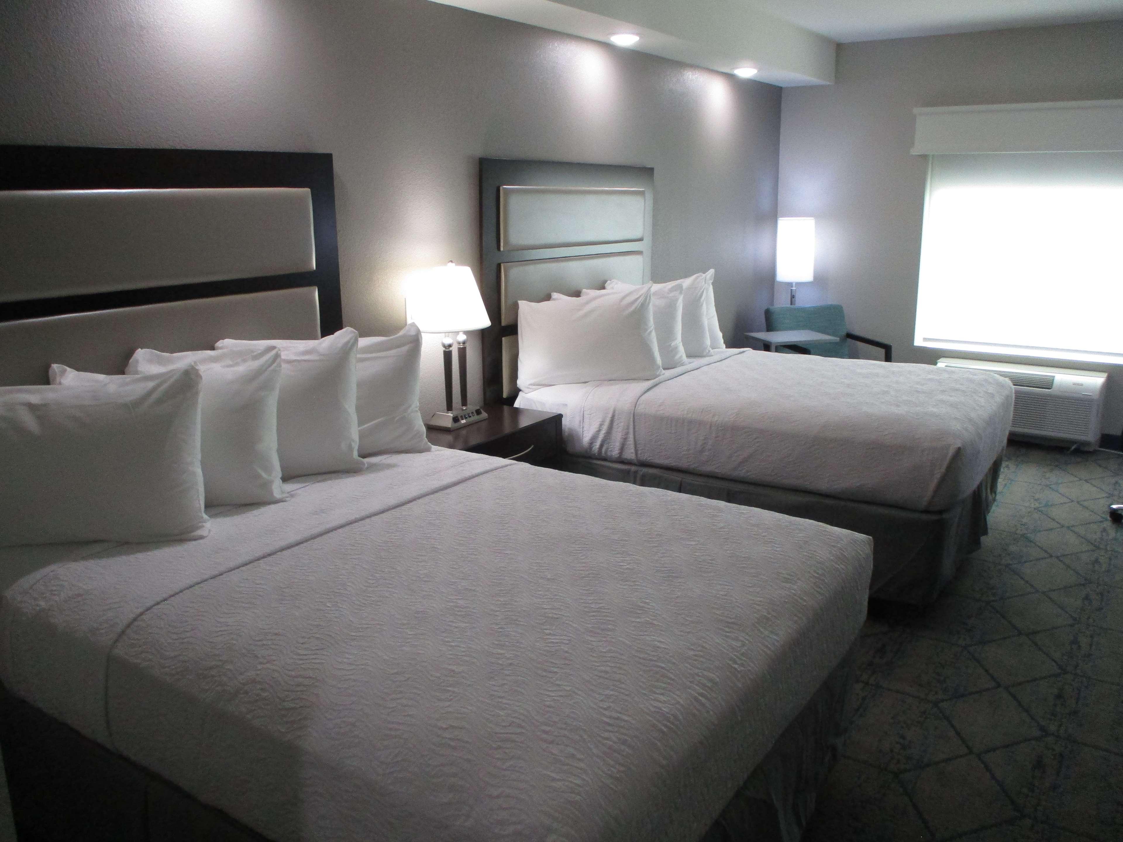 Best Western Plus McPherson Exterior foto