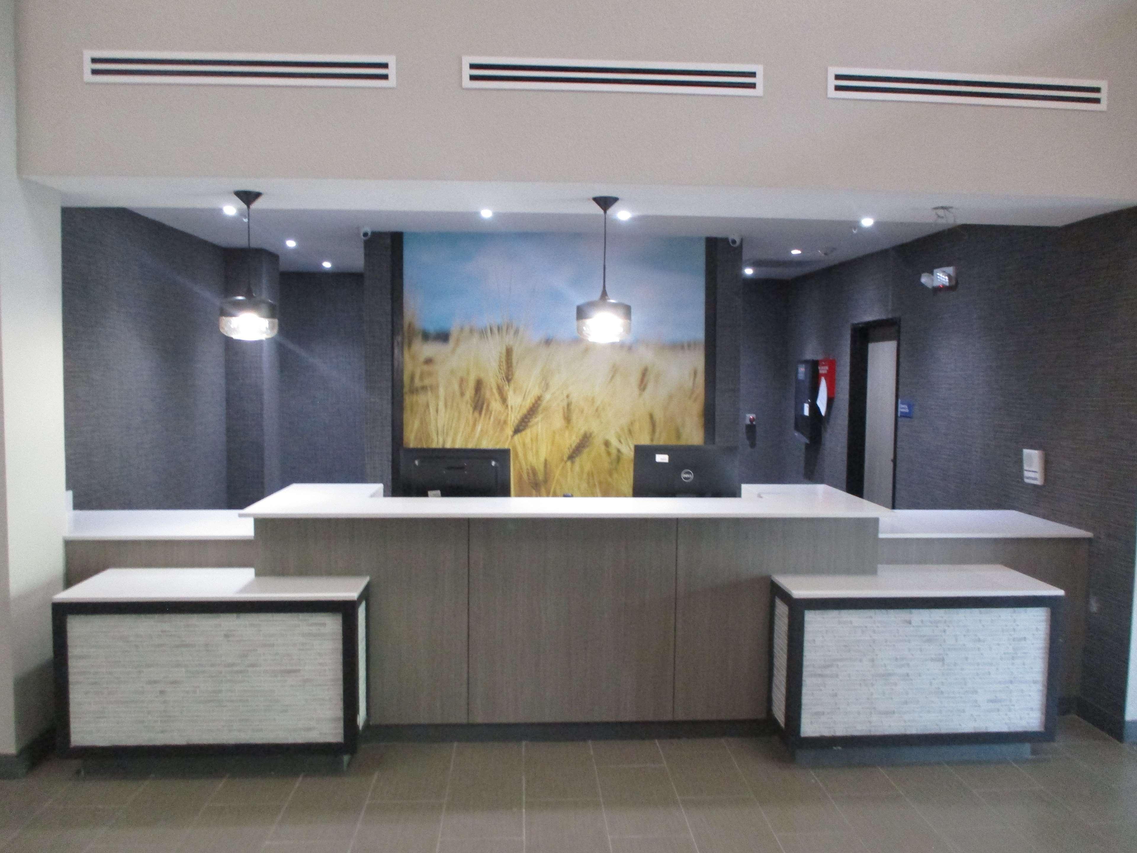 Best Western Plus McPherson Exterior foto